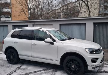 VW Touareg 239.000 km 16.700 &euro; Kelsterbach 65451