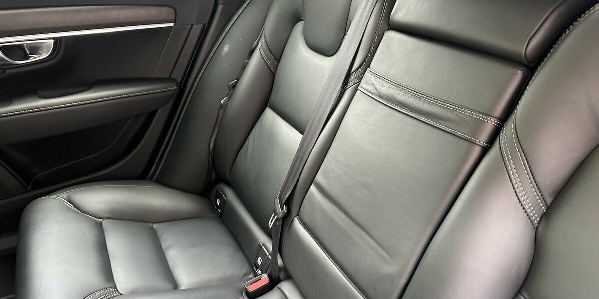 Volvo V90 Cross Country Pro AWD Top Ausstattung 20 Zoll 66.447 km 29.900 &euro; Mainz 55122