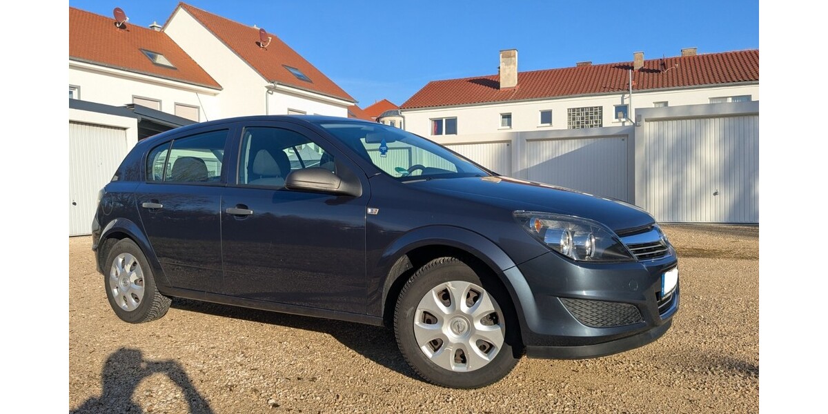 Opel Astra 132.000 km 4.900 &euro; Wiesbaden 65183