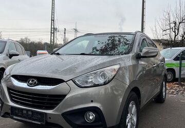 Hyundai ix35 100.000 km 9.999 &euro; Wiesbaden 65203
