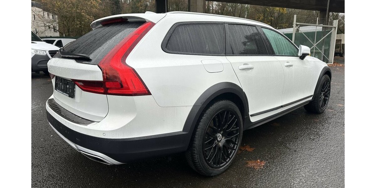 Volvo V90 Cross Country Pro AWD Top Ausstattung 20 Zoll 66.447 km 29.900 &euro; Mainz 55122