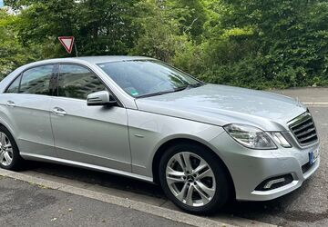 Mercedes-Benz E 200 162.000 km 9.200 &euro; Wiesbaden 65197