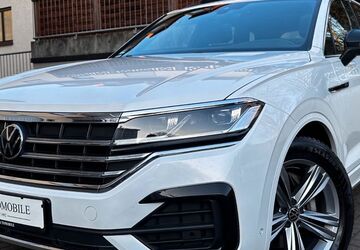 VW Touareg 56.000 km 55.989 &euro; Wiesbaden 65205