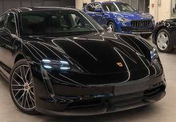 Porsche Taycan 2.500 km 74.851 &euro; Kelsterbach 65451