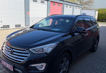 Hyundai Grand Santa Fe 185.000 km 14.690 &euro; Gross Gerau 64521