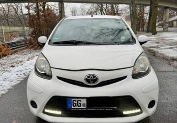 Toyota Aygo (X) 267.000 km 2.999 &euro; Kelsterbach 65451