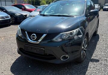 Nissan Qashqai 97.000 km 12.599 &euro; Wiesbaden 65197