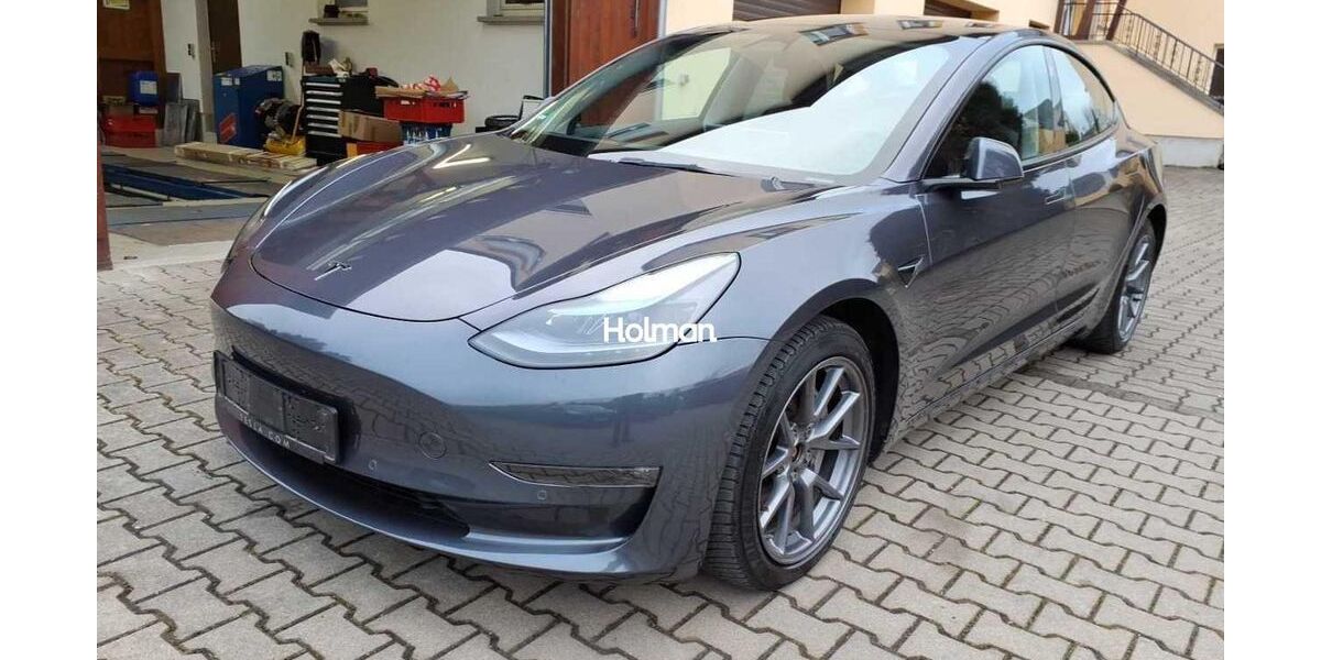 Tesla Model 3 89.323 km 26.942 &euro; Eschborn 65760