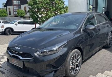 Kia ceed / Ceed 1.500 km 23.490 &euro; Wiesbaden 65199