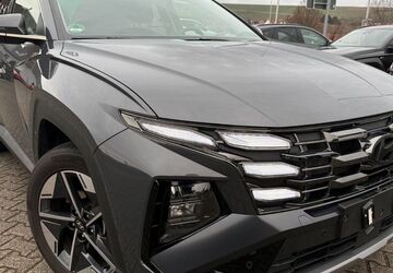 Hyundai TUCSON 10.700 km 29.400 &euro; Oppenheim 55276