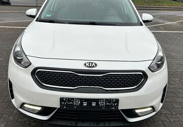 Kia Niro 143.239 km 12.499 &euro; Wiesbaden 65189