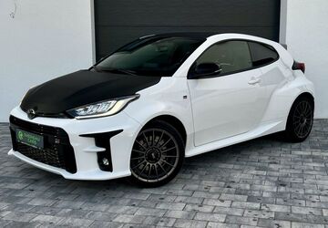 Toyota Yaris 5.460 km 37.990 &euro; Kiedrich 65399