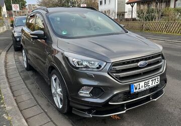 Ford Kuga 91.000 km 14.000 &euro; Wiesbaden 65203