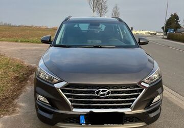 Hyundai TUCSON 83.500 km 18.000 &euro; Wiesbaden 65187