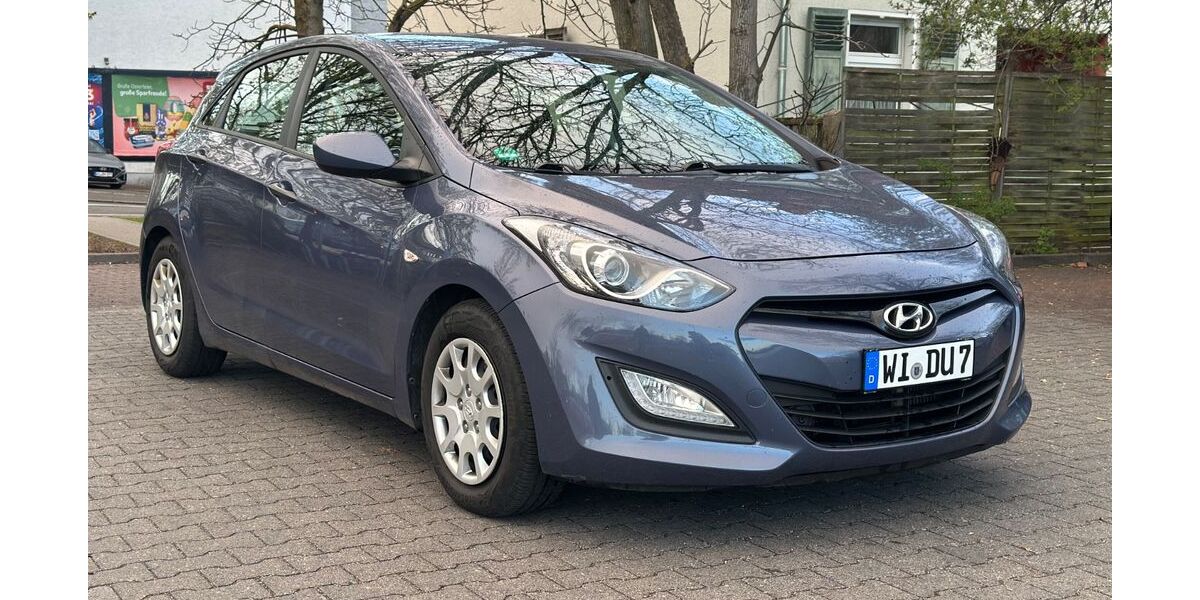 Hyundai i30 211.230 km 5.500 &euro; Wiesbaden 65196