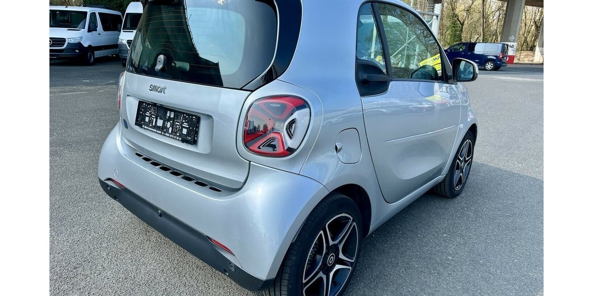 Smart EQ fortwo electric drive EQ LED Kamera Glasdach Ex 23.272 km 13.900 &euro; Mainz 55122