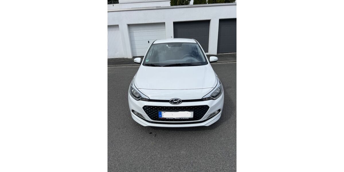 Hyundai i20 86.382 km 6.750 &euro; Wiesbaden 65193