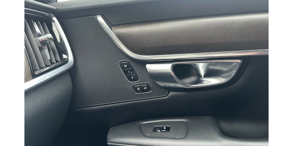 Volvo V90 Cross Country Pro AWD Top Ausstattung 20 Zoll 66.447 km 29.900 &euro; Mainz 55122