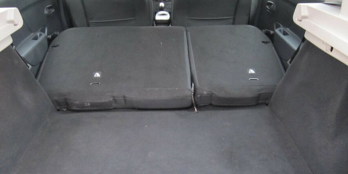 Dacia Sandero Laureate Klimaanlage+ Insp.+ TÜV 09.2027 389.885 km 2.845 &euro; Schwalbach/Taunus 65824