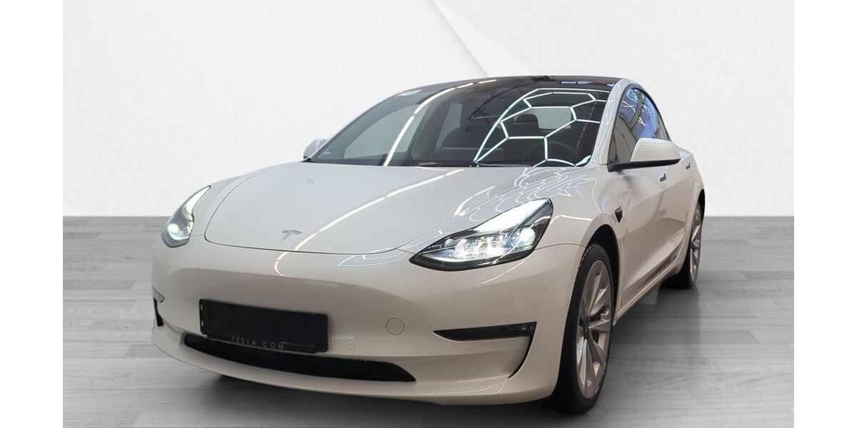 Tesla Model 3 22.096 km 29.143 &euro; Eschborn 65760