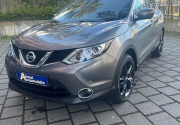 Nissan Qashqai 118.000 km 8.800 &euro; Wiesbaden 65197