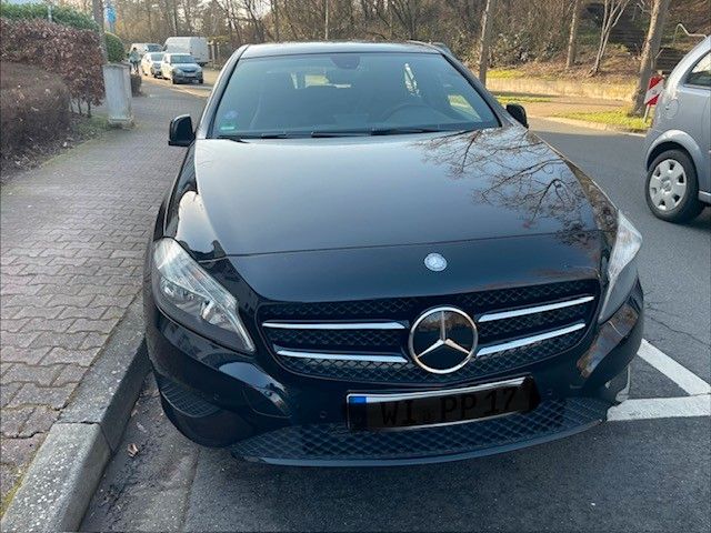 Mercedes-Benz A 180 82.000 km 13.300 &euro; Wiesbaden 65197