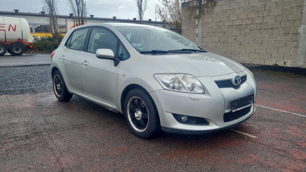 Toyota Auris 230.000 km 2.399 &euro; Mainz kastel 55252
