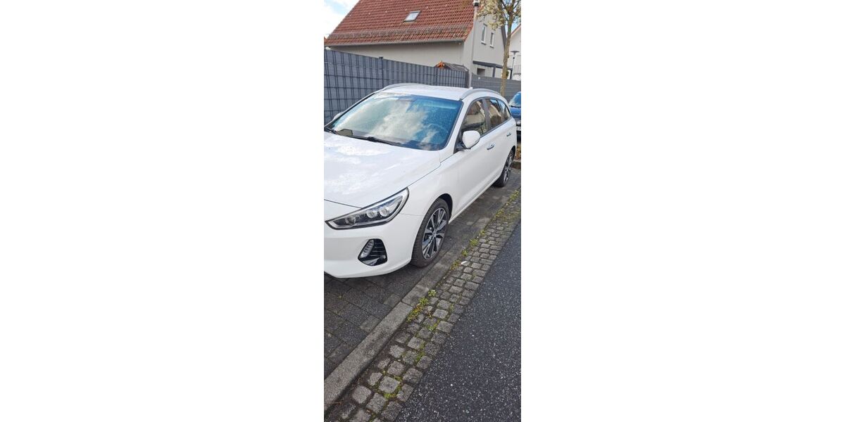 Hyundai i30 118.710 km 14.900 &euro; Raunheim 65479