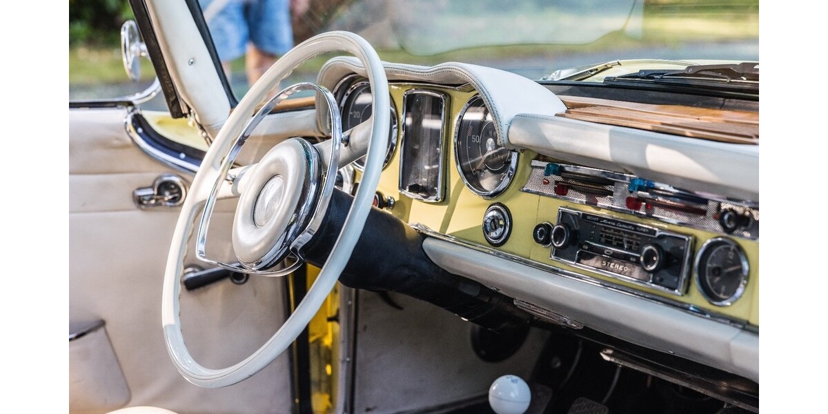 Mercedes-Benz 230SL 17.800 km 110.000 &euro; Oberursel (Taunus) 61440