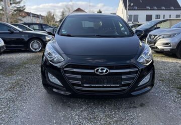 Hyundai i30 76.000 km 10.999 &euro; Wiesbaden 65197