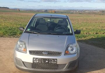 Ford Fiesta 143.320 km 2.300 &euro; Huenfelden 65597
