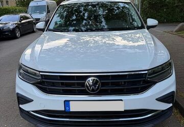 VW Tiguan 62.600 km 22.900 &euro; Wiesbaden 65197