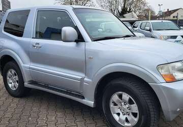 Mitsubishi Pajero 107.000 km 14.900 &euro; Mainz-Kostheim 55246