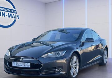 Tesla Model S 318.000 km 12.850 &euro; Nauheim 64569