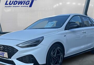Hyundai i30 24.677 km 24.590 &euro; Idstein 65510