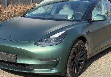 Tesla Model 3 348.300 km 17.990 &euro; Rüsselsheim 65428