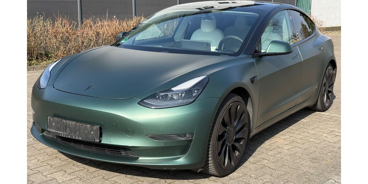 Tesla Model 3 348.300 km 17.990 &euro; Rüsselsheim 65428