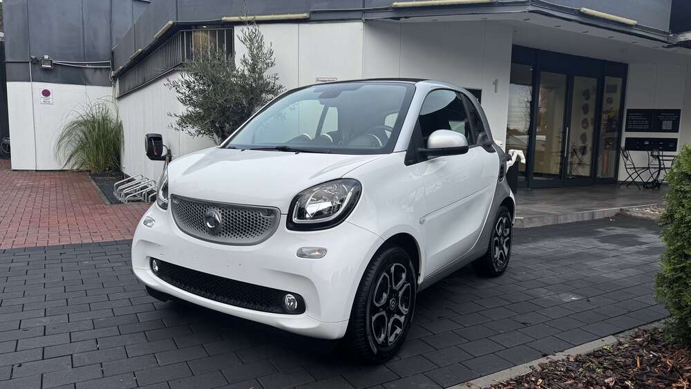 Smart forTwo 41.500 km 7.999 &euro; Wiesbaden 65197