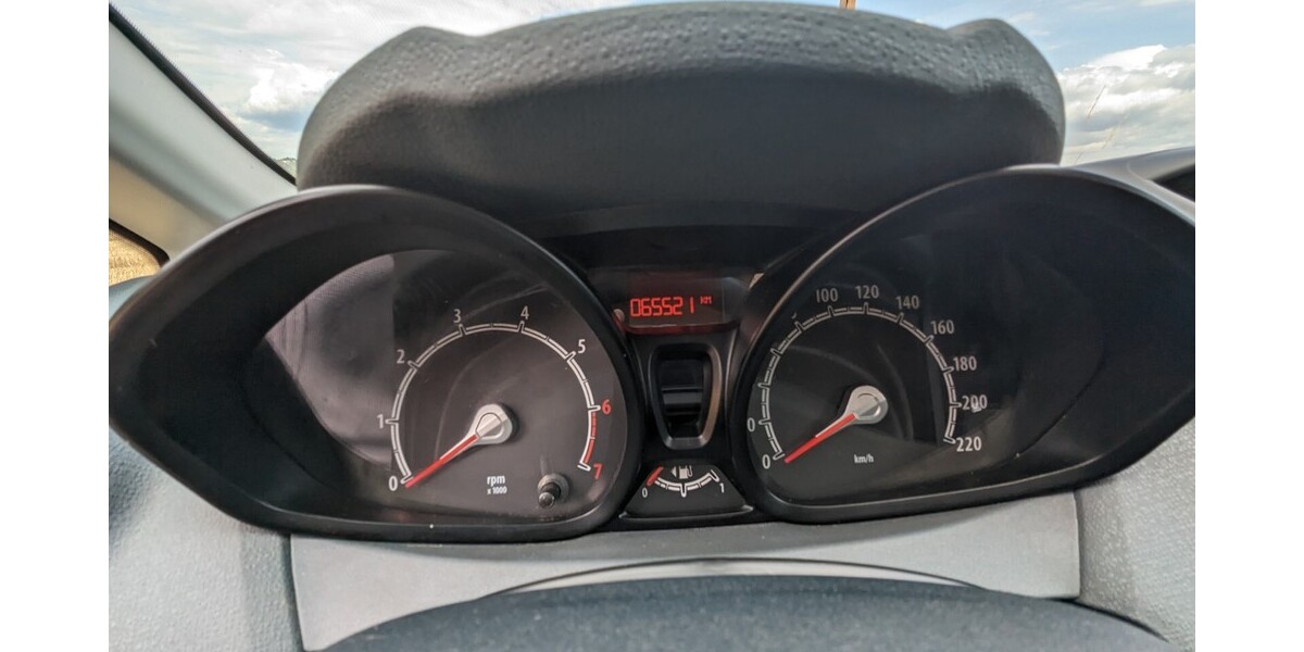 Ford Fiesta 65.530 km 5.300 &euro; Wiesbaden 65183