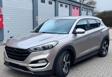 Hyundai TUCSON 153.000 km 15.899 &euro; Groß Gerau 64521