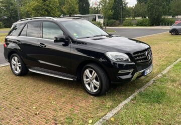 Mercedes-Benz ML 350 221.000 km 19.500 &euro; Kelsterbach 65451