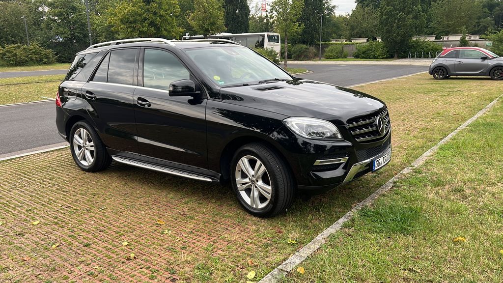 Mercedes-Benz ML 350 221.000 km 19.500 &euro; Kelsterbach 65451