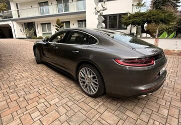 Porsche Panamera 102.000 km 56.800 &euro; Wiesbaden 65193