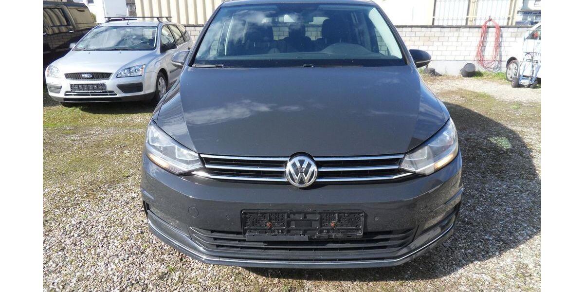 VW Touran 248.754 km 8.900 &euro; Mörfelden Walldorf 64546
