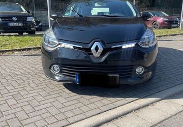 Renault Clio 110.000 km 5.900 &euro; Eppstein 65817