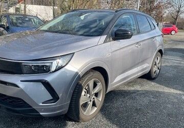 Opel Grandland (X) 5.000 km 43.900 &euro; Rüsselsheim 65428