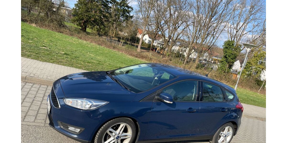 Ford Focus 111.000 km 9.400 &euro; Wiesbaden 65197