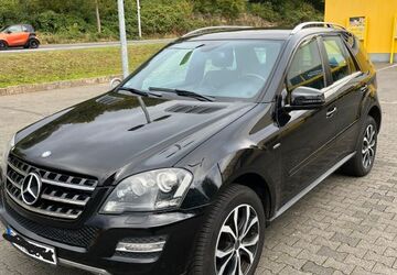 Mercedes-Benz ML 350 241.000 km 15.500 &euro; Idstein 65510