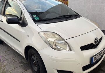 Toyota Yaris 205.691 km 1.800 &euro; Nackenheim 55299