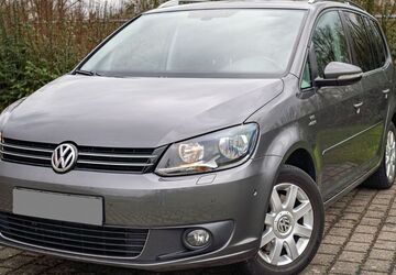 VW Touran 186.650 km 8.900 &euro; Oestrich-Winkel 65375